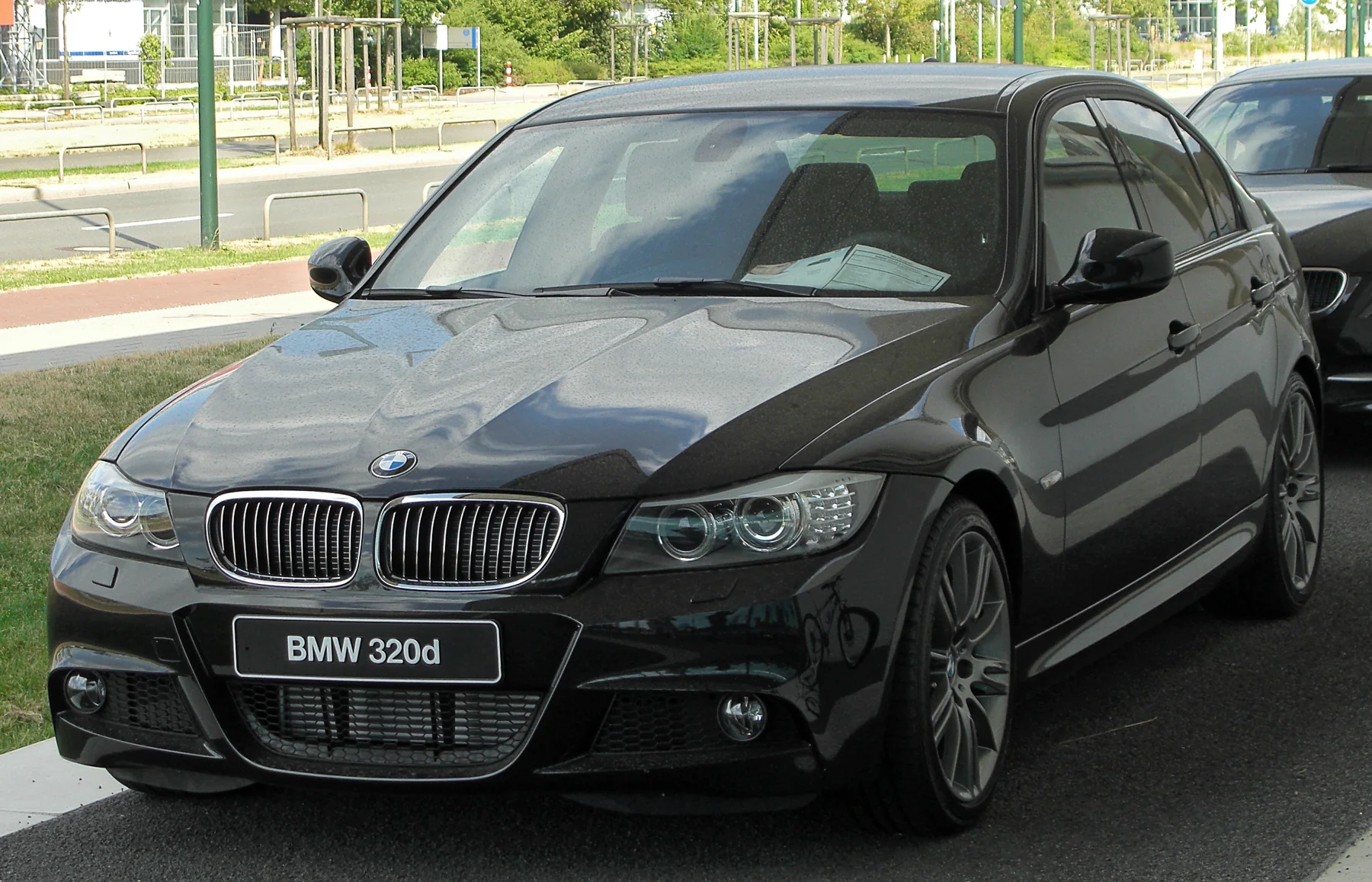 BMW E90 320d LCI Edition Sport önden görünüm