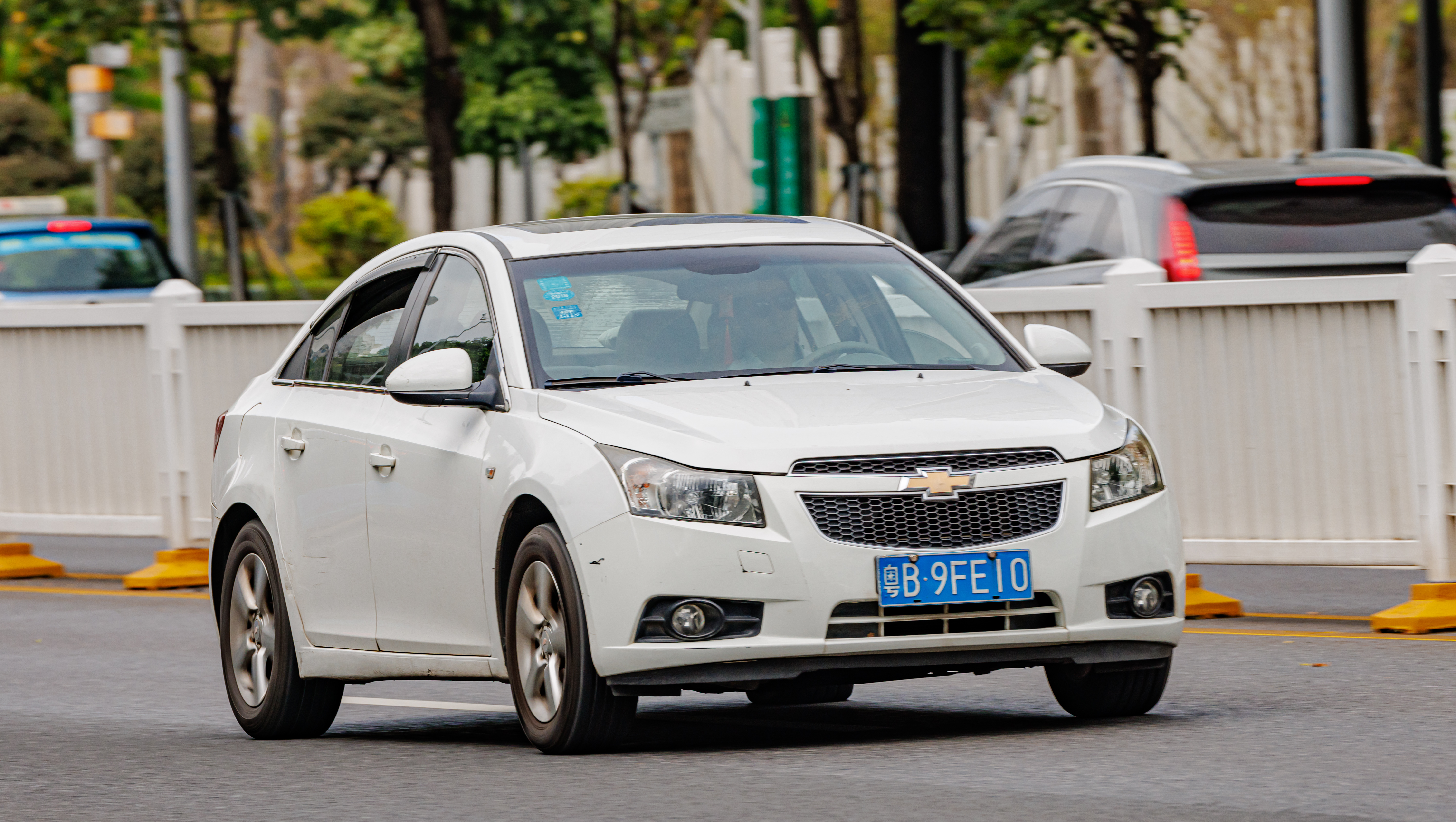 Chevrolet Cruze J300 Alım Rehberi: Motorlar ve Otomatik Şanzıman: dış görünüm ve gövde ayrıntısı 4