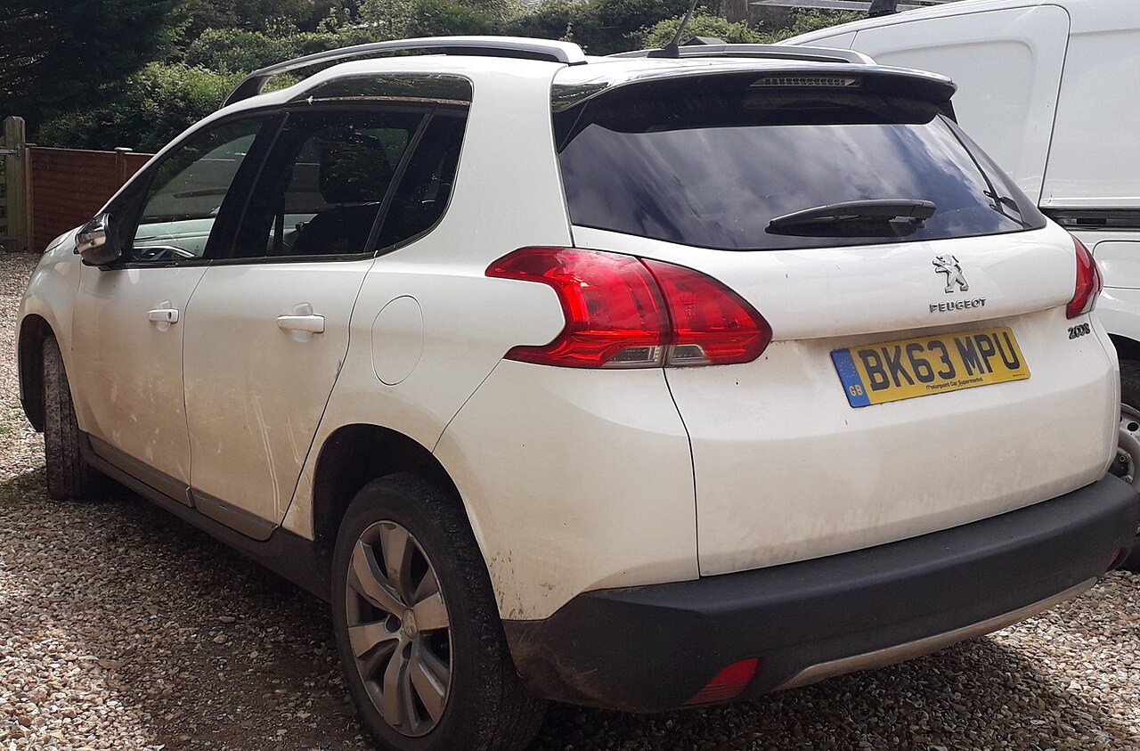 Birinci nesil Peugeot 2008 1.2 Allure arka görünüm