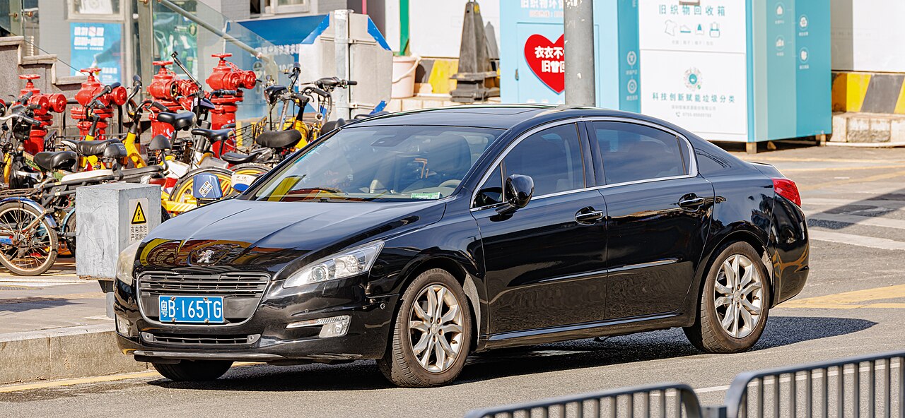 Birinci nesil Peugeot 508 arka görünüm