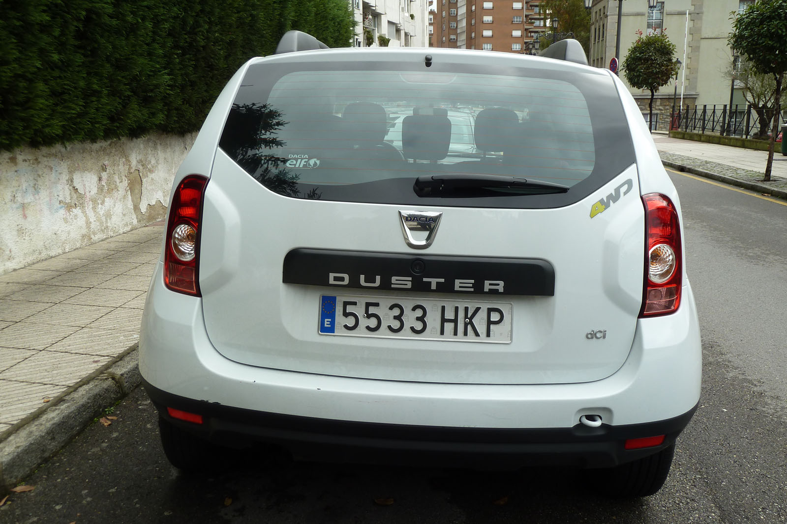 Dacia Duster önden üç çeyrek görünüm
