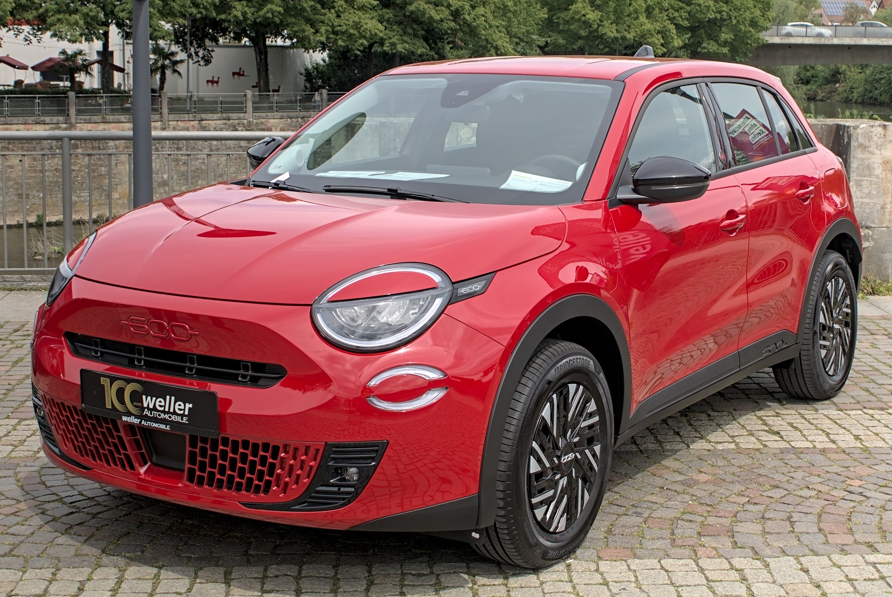 Fiat 600e İncelemesi: Gerçek Menzil, Şarj ve Rakipleri inceleme görseli