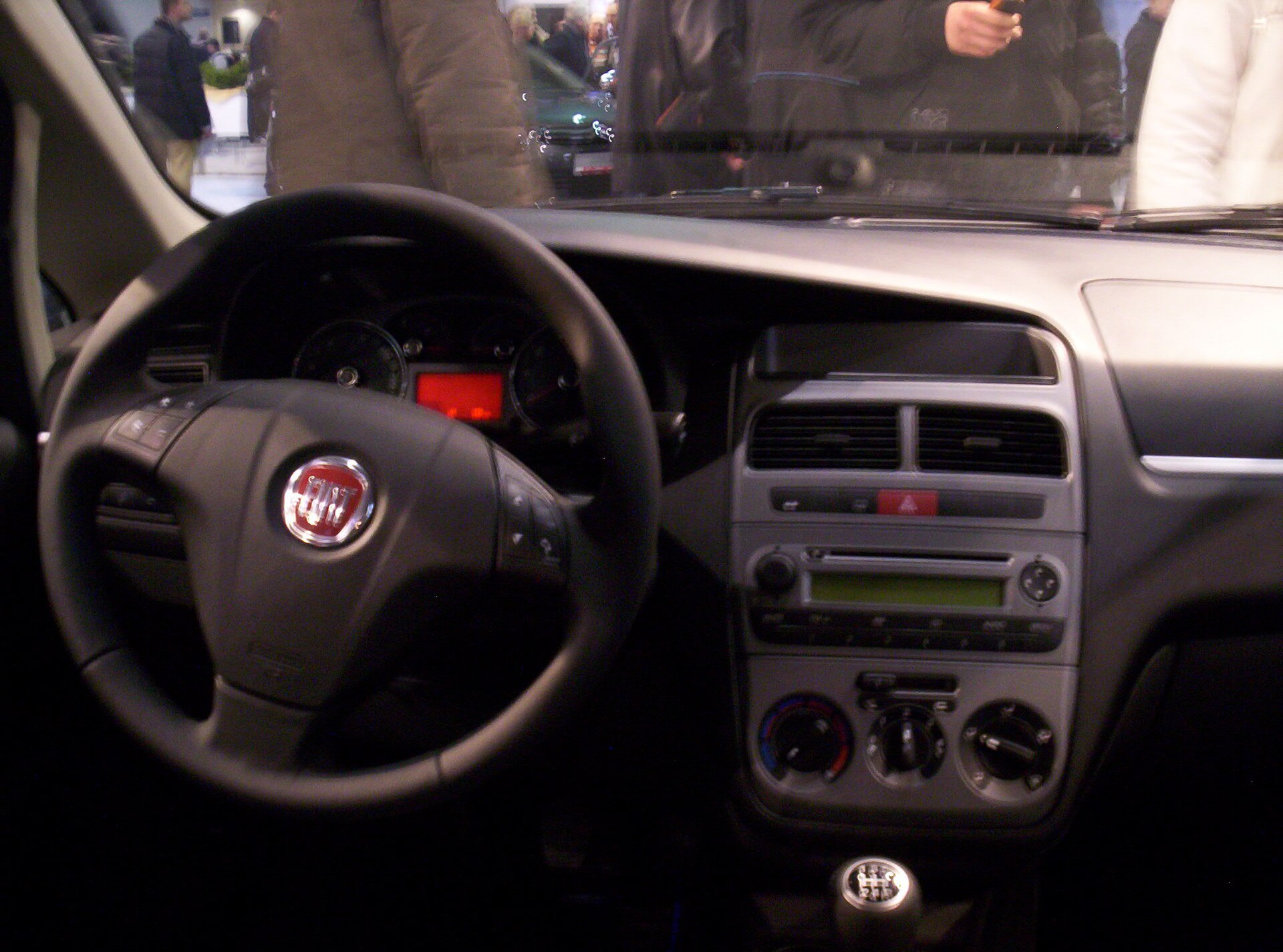 Fiat Linea kokpiti ve orta konsolu