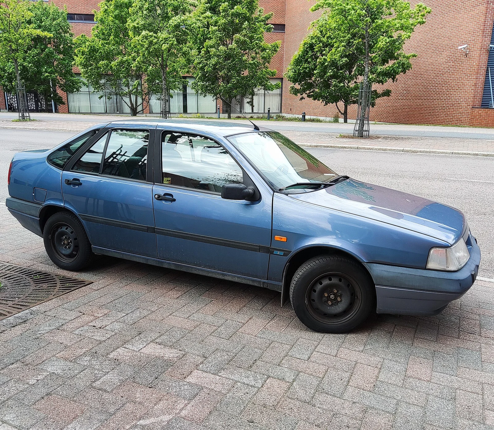 Fiat Tempra sedan yandan görünüm
