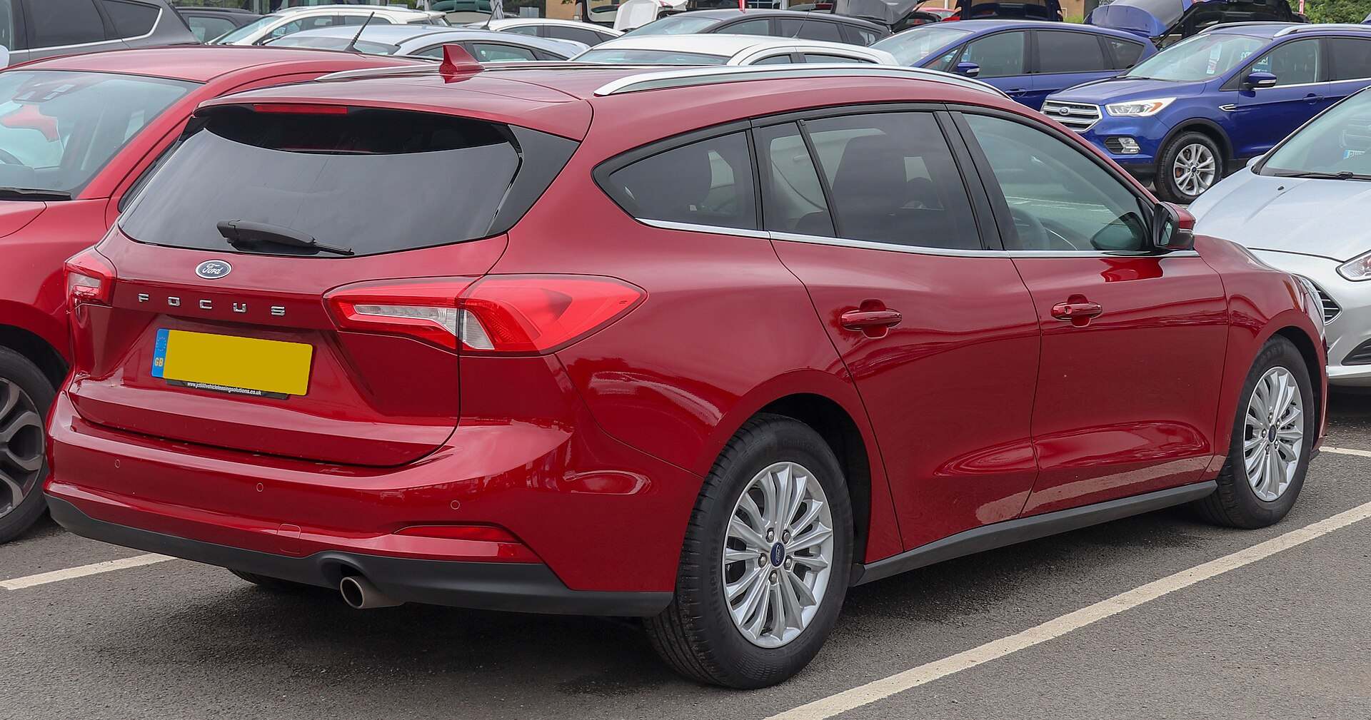 Ford Focus 4 Titanium station wagon arkadan görünüm