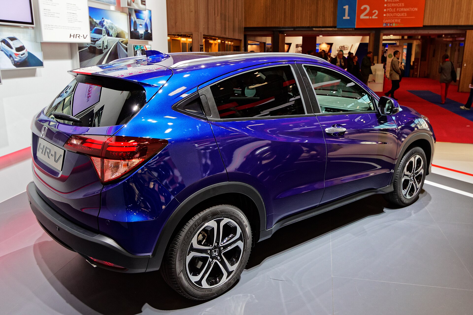 Makyaj öncesi Honda HR-V RU arka üç çeyrek görünümü