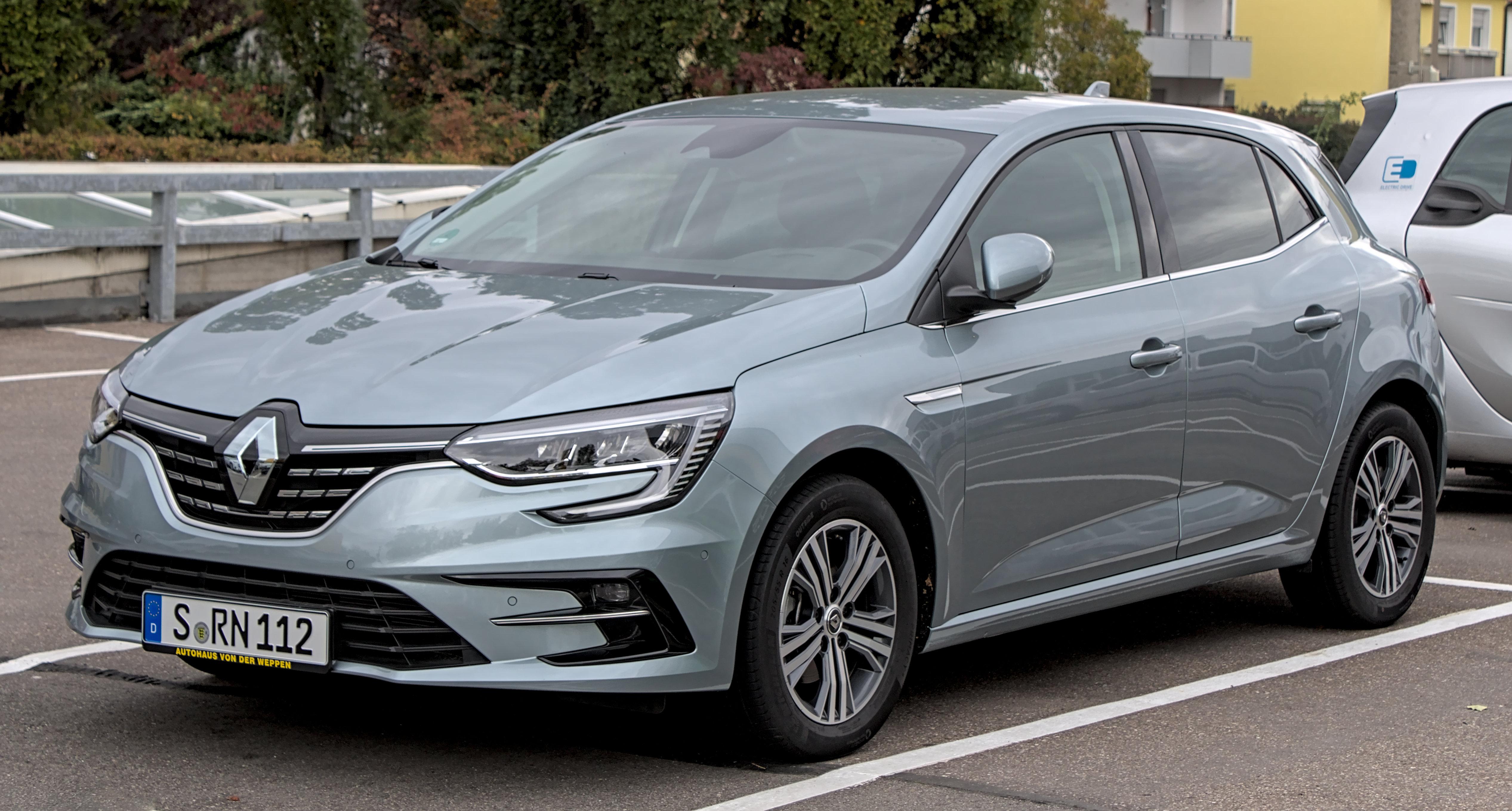 Renault Megane 4 1.5 dCi Alım Rehberi: EDC ve Motor Seçimi: dış görünüm ve gövde ayrıntısı 1