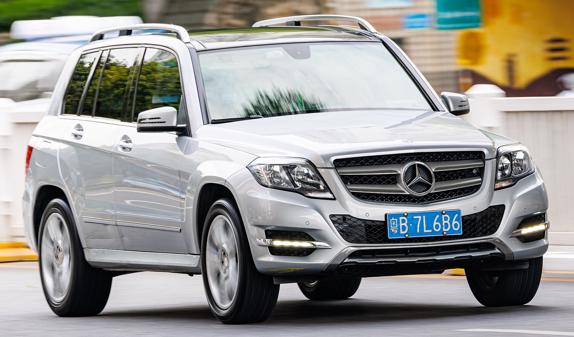 Mercedes-Benz GLK X204 makyaj öncesi ön görünümü