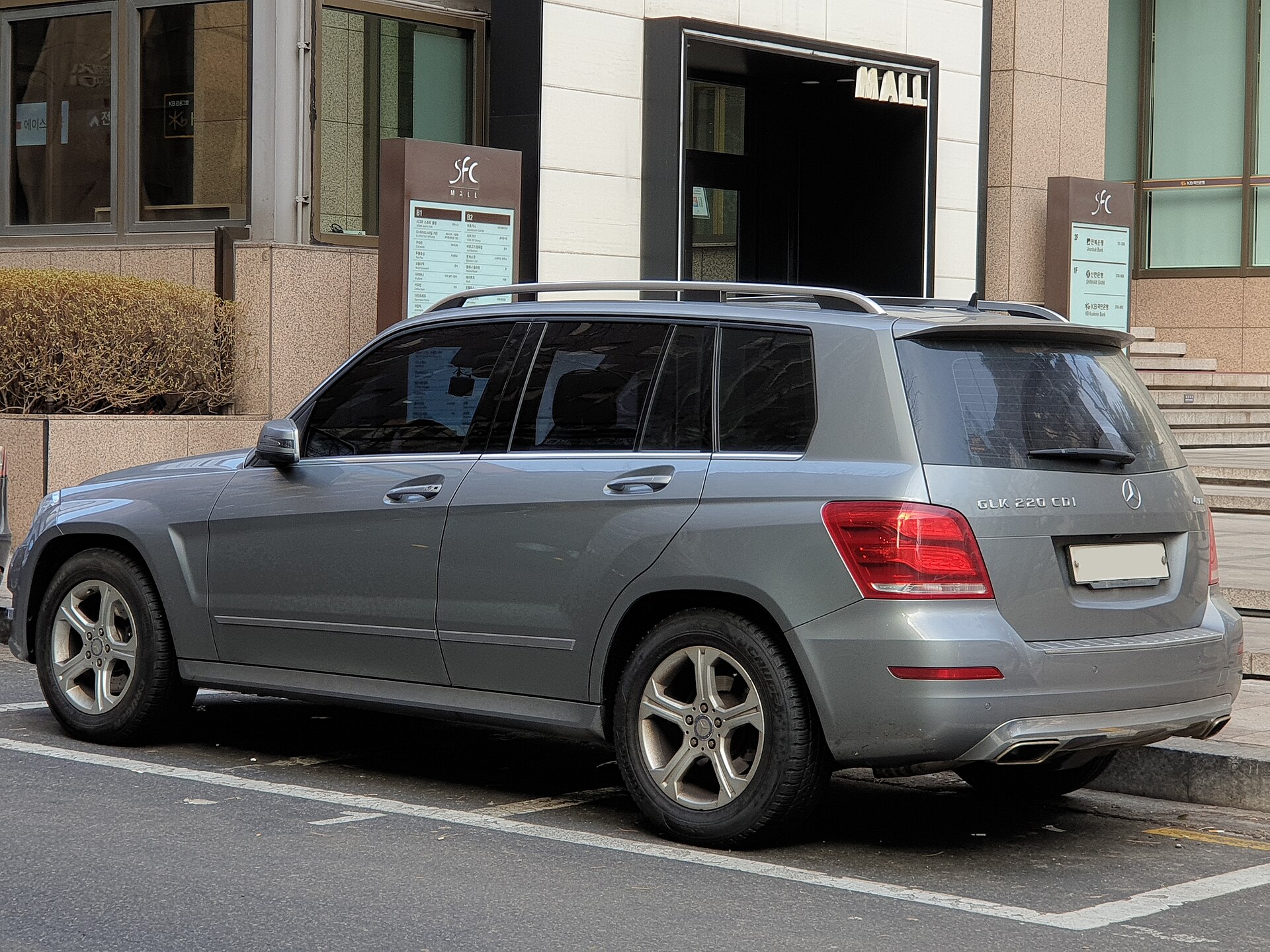 Mercedes-Benz GLK X204 makyajlı 220 CDI 4MATIC arka görünümü