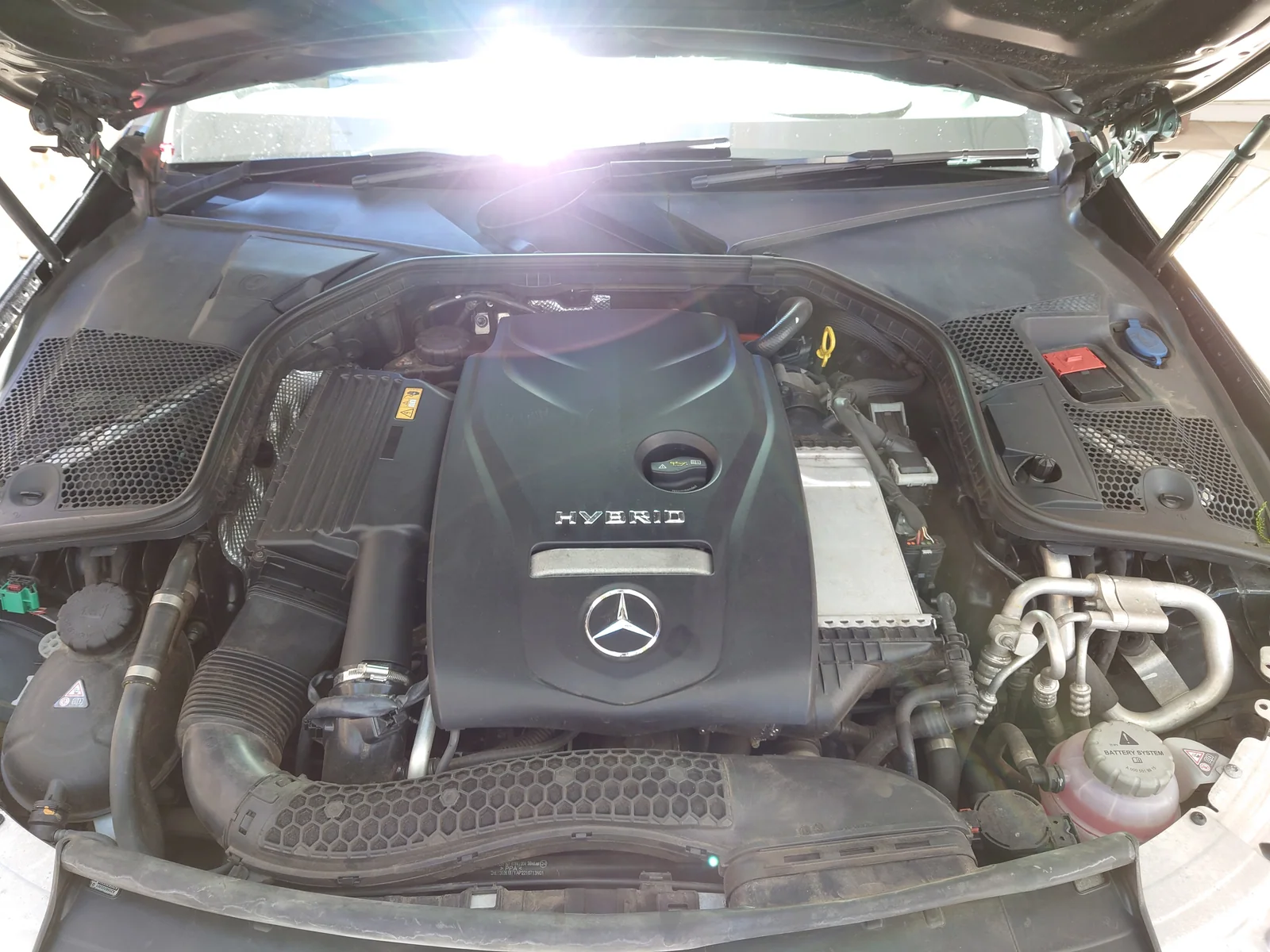 Mercedes W205 içinde M274 motor