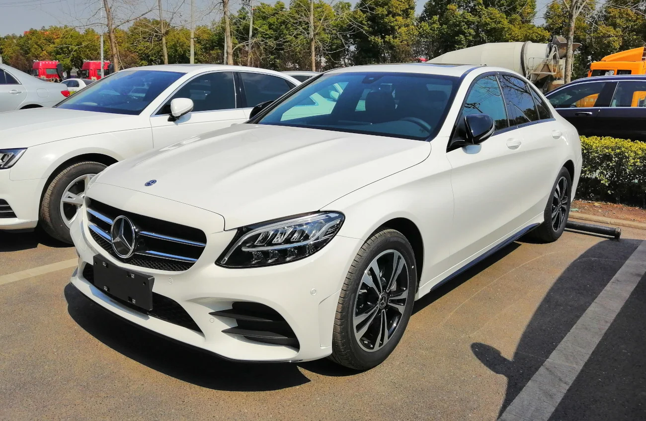 Mercedes C Serisi W205 makyajlı kasa