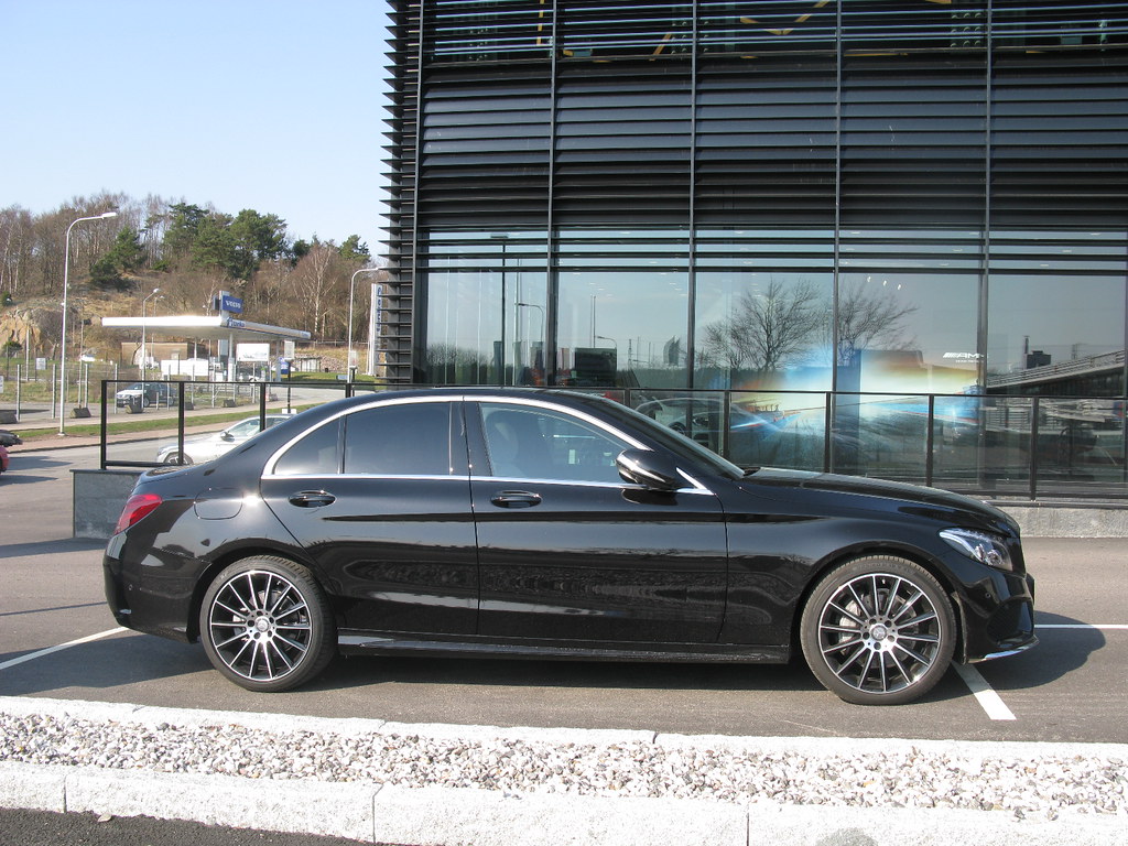 Mercedes W205 yan gövde ve ön tasarım