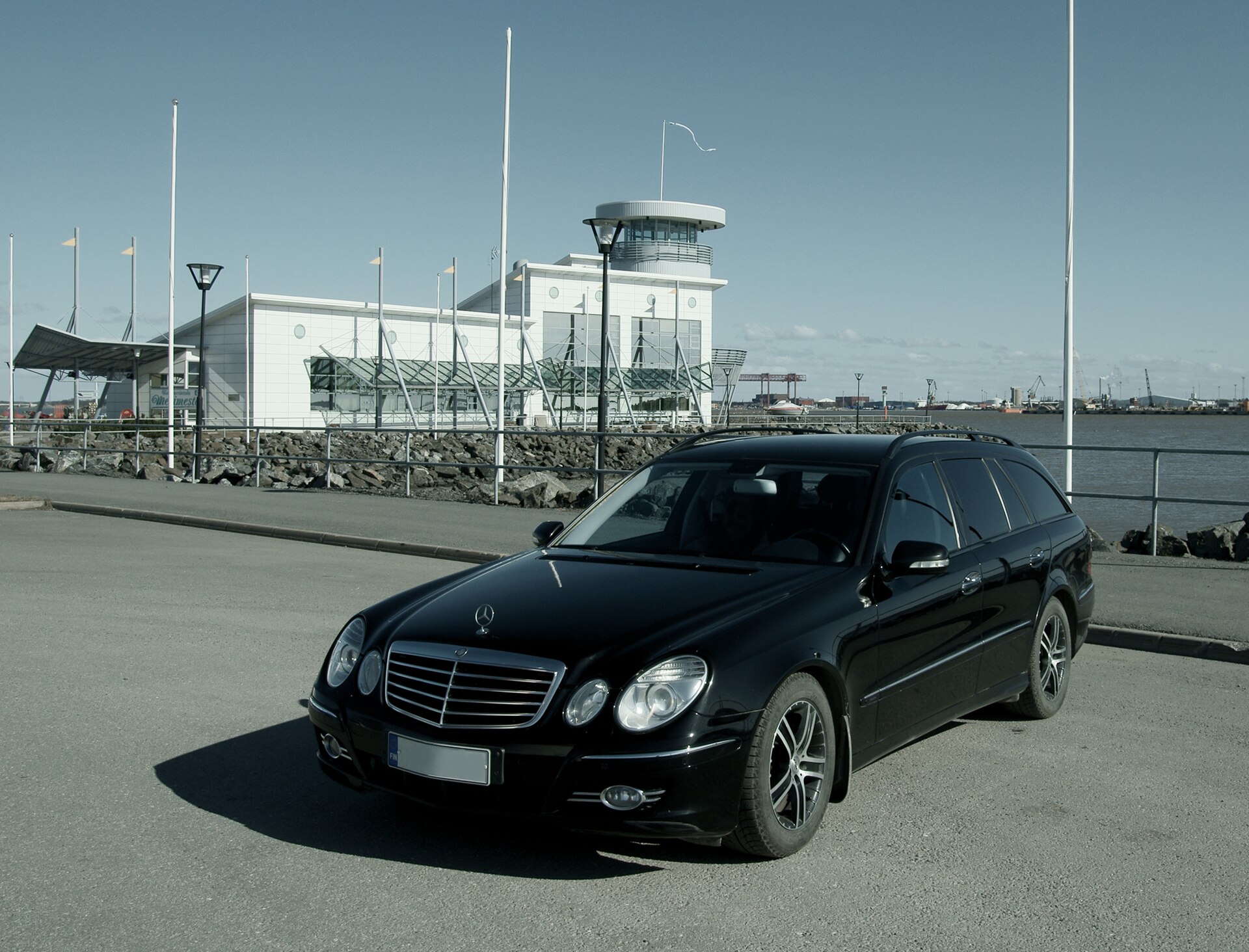 Makyajsız Mercedes-Benz W211 E Serisi önden görünüm