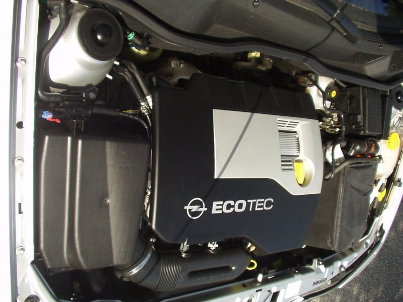 Opel Astra G motor bölmesi