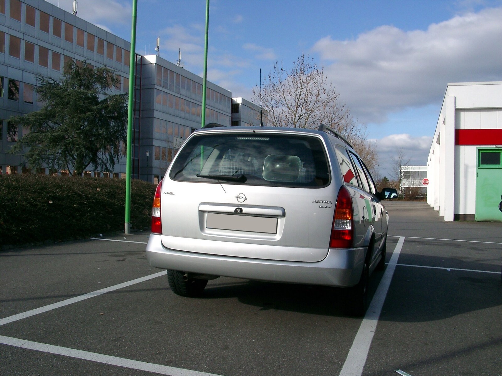 Opel Astra G Caravan arkadan