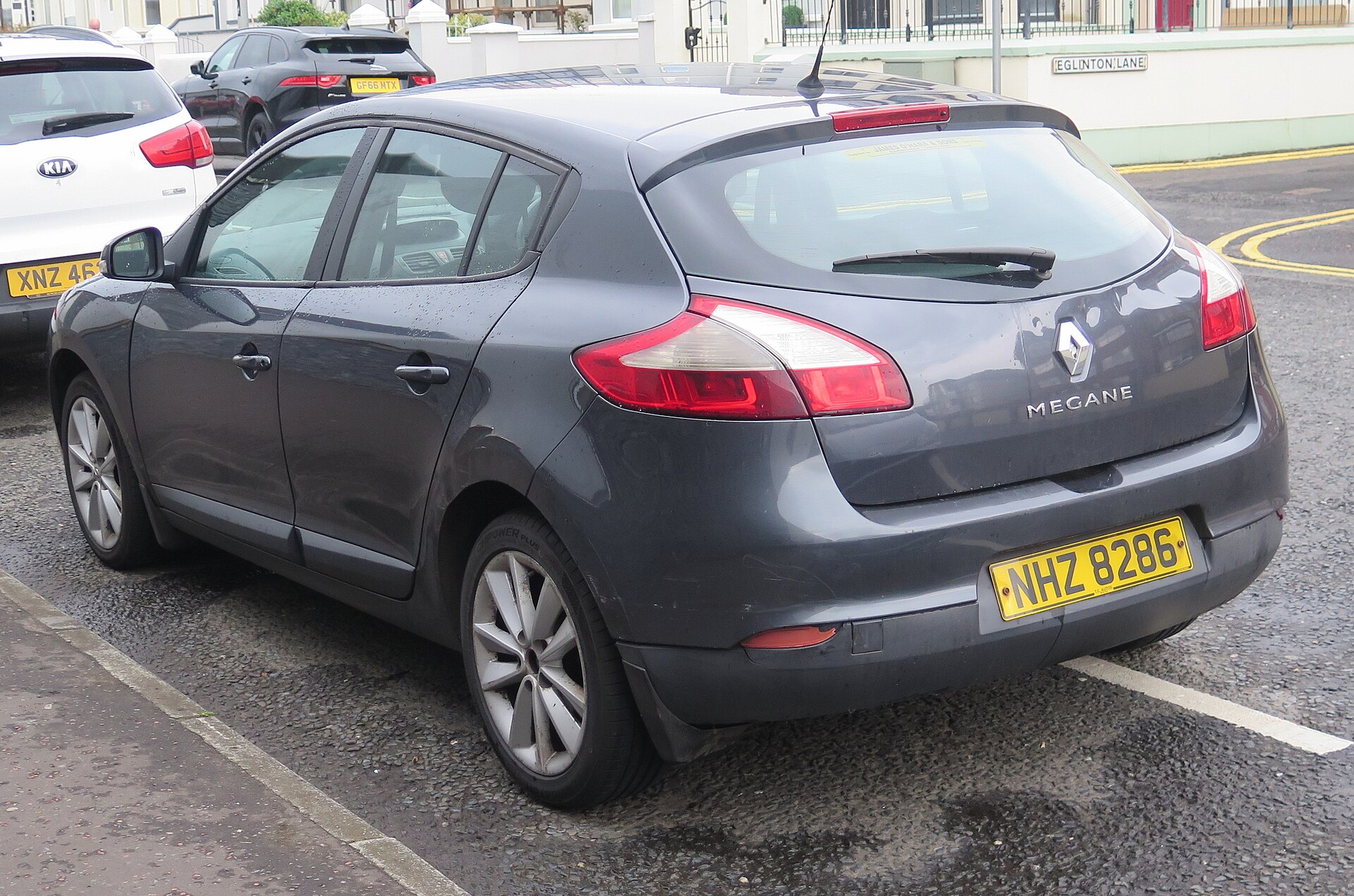 Renault Megane III arka sol görünüm