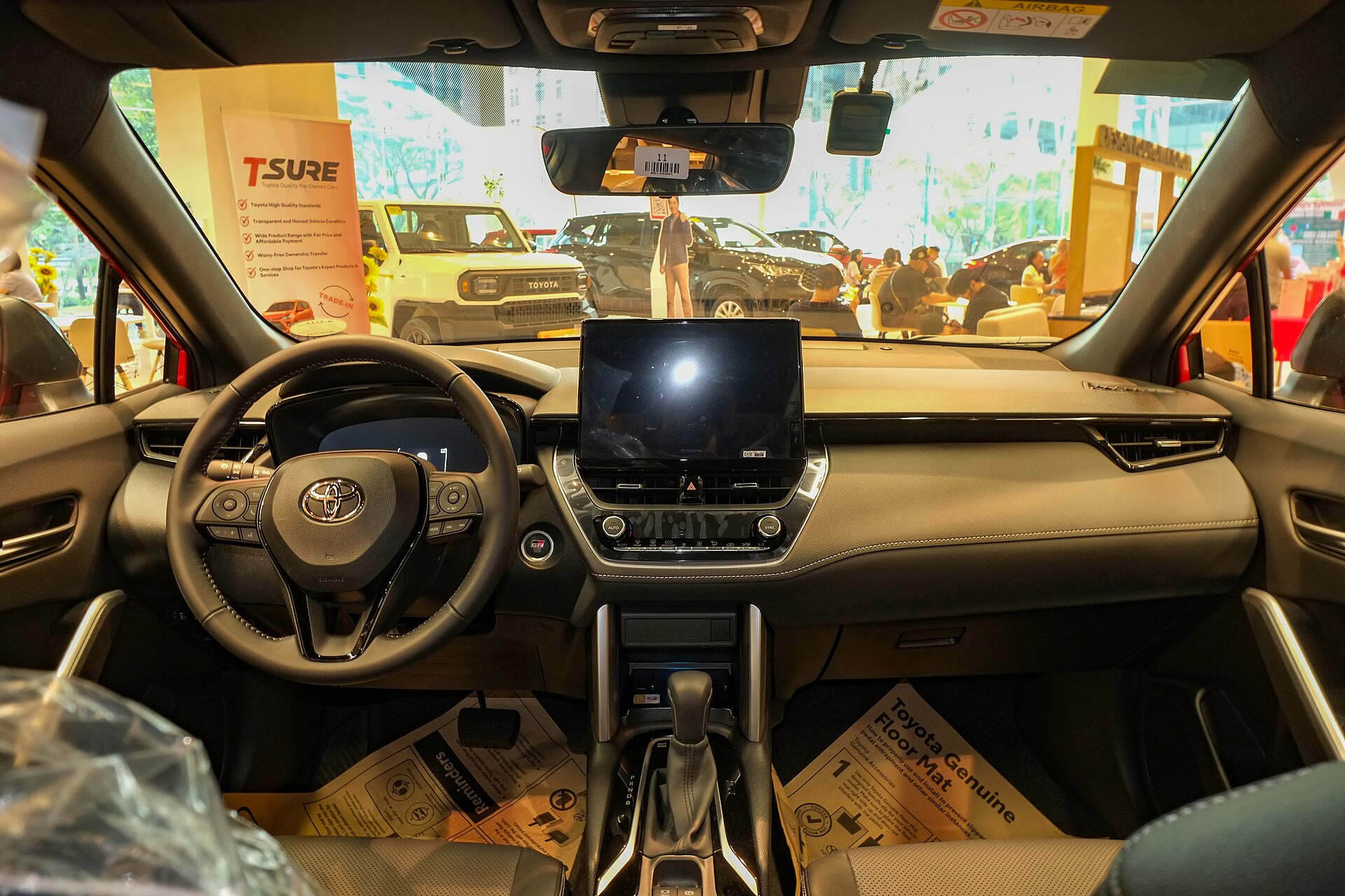 Toyota Corolla Cross Hybrid GR Sport iç mekânı