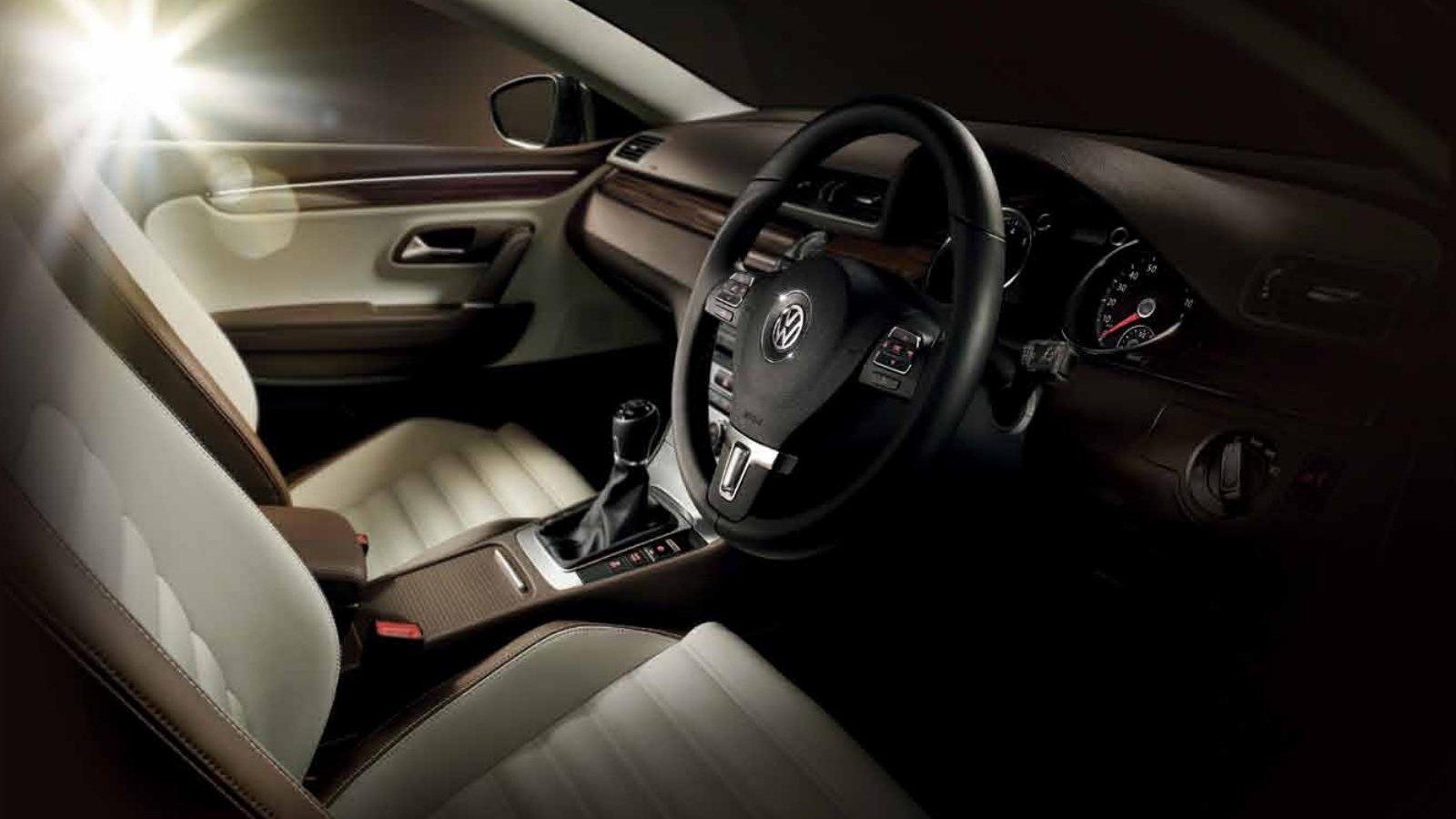 Volkswagen CC kokpit ve DSG vites seçici