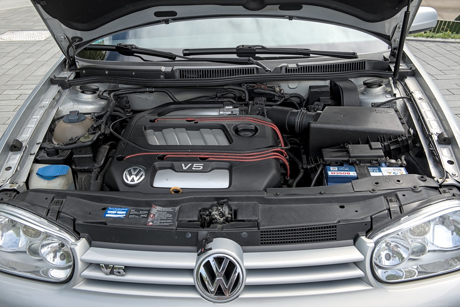 Volkswagen Golf IV V5 arkadan
