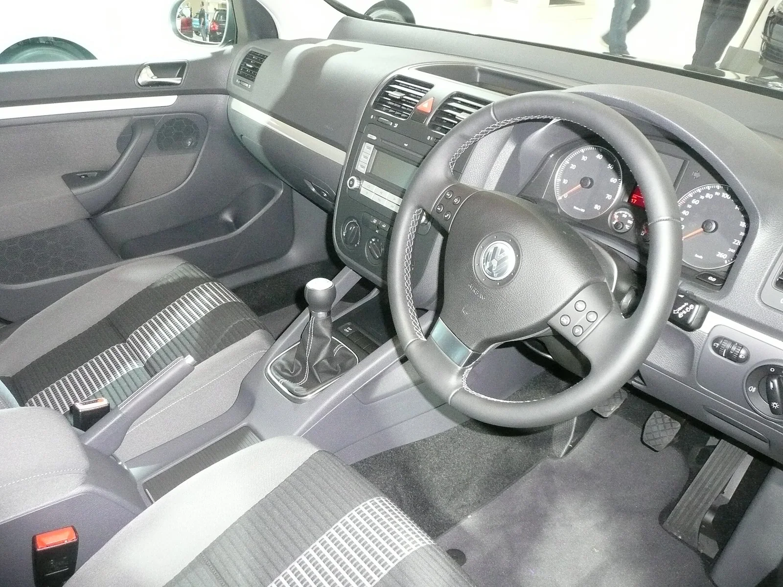 Volkswagen Golf 5 standart iç mekânı
