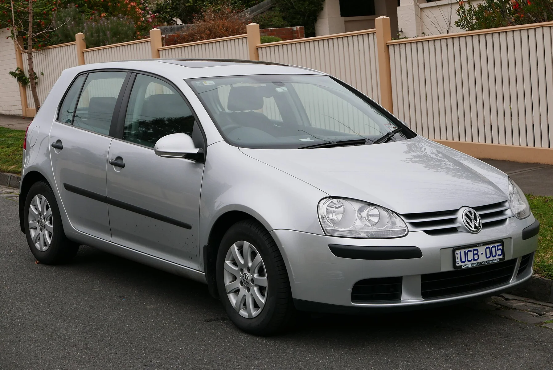 Volkswagen Golf 5 Alınır mı? 1.6 MPI, FSI, TSI, TDI ve Otomatik kapak görseli