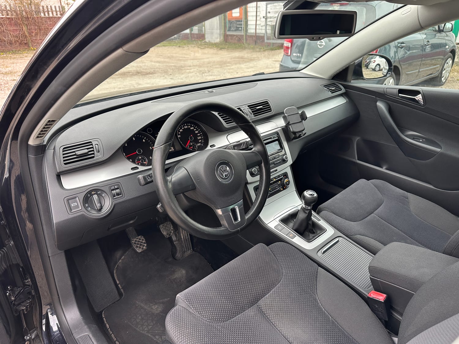 Volkswagen Passat B6 kokpiti ve ön koltukları