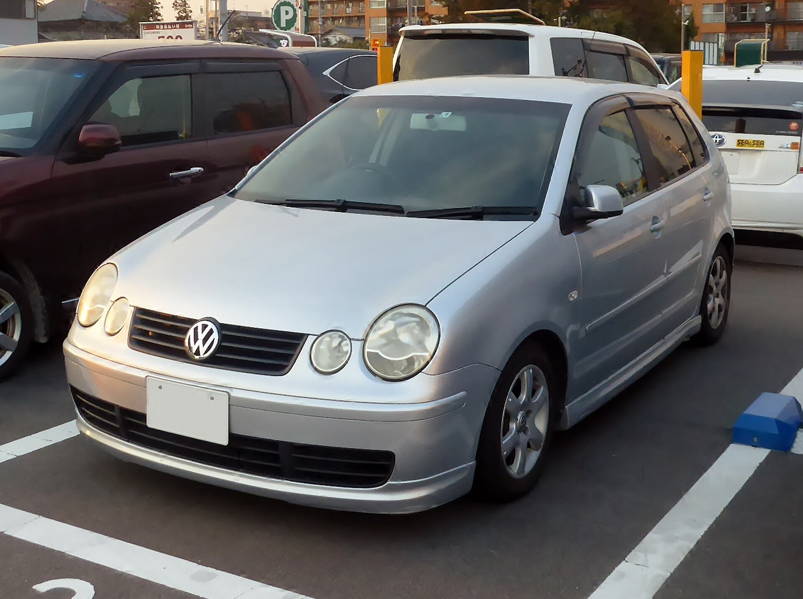 Volkswagen Polo 9N2 sedan ön görünüm