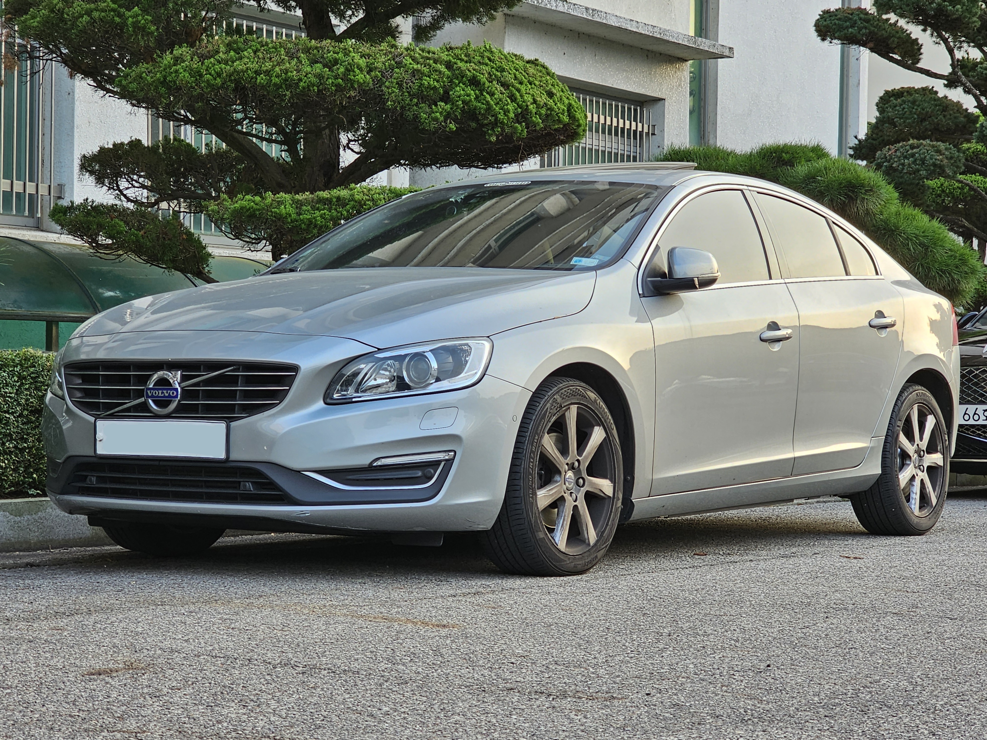 Volvo S60 P3 Alım Rehberi: D2, D4, PowerShift ve Geartronic: dış görünüm ve gövde ayrıntısı 2
